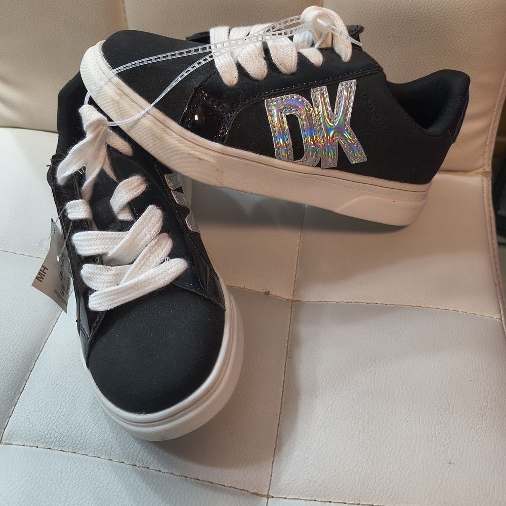 DKNY Kids Black White Sneakers Silver Logo Girls Tennis Shoes 13